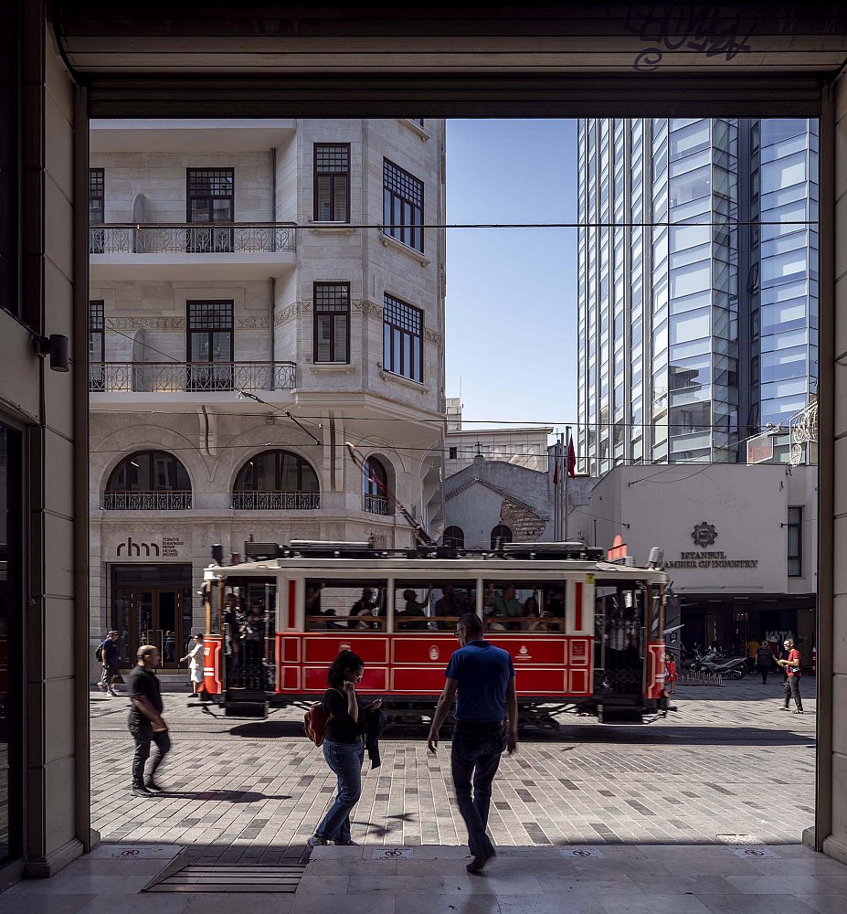 Exterior 05.jpg
