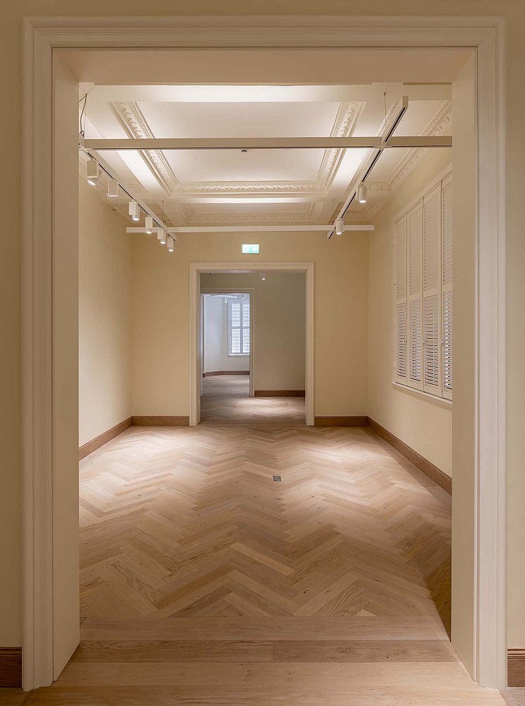 Interior 06.jpg