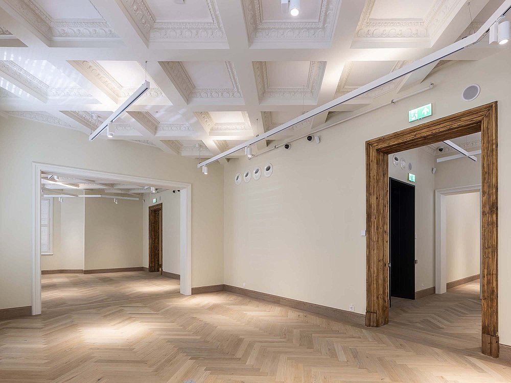 Interior 07.jpg