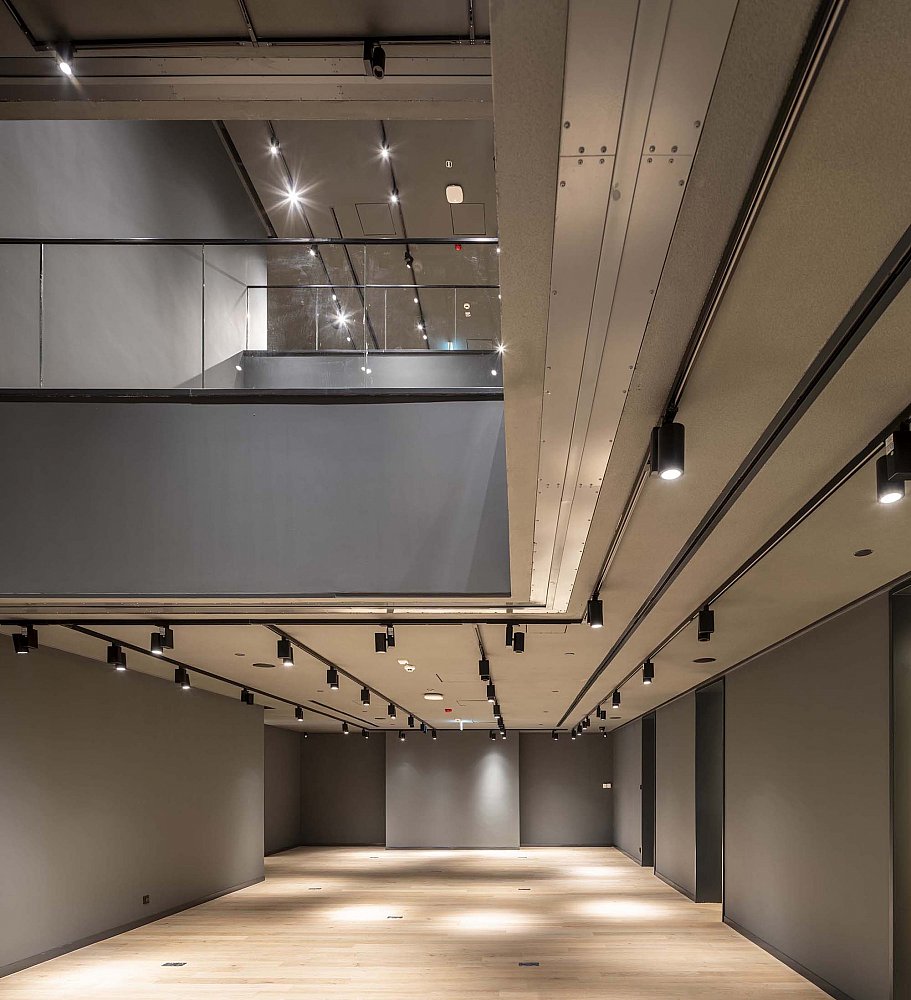 Interior 09.jpg