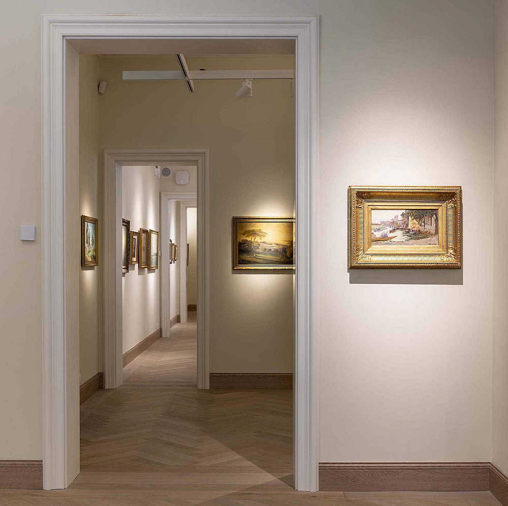 Interior 12.jpg