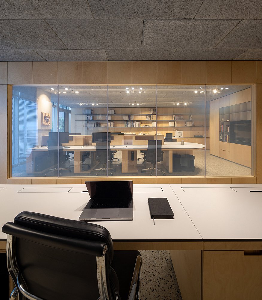 D6932_R5_StudioMajo_r.jpg