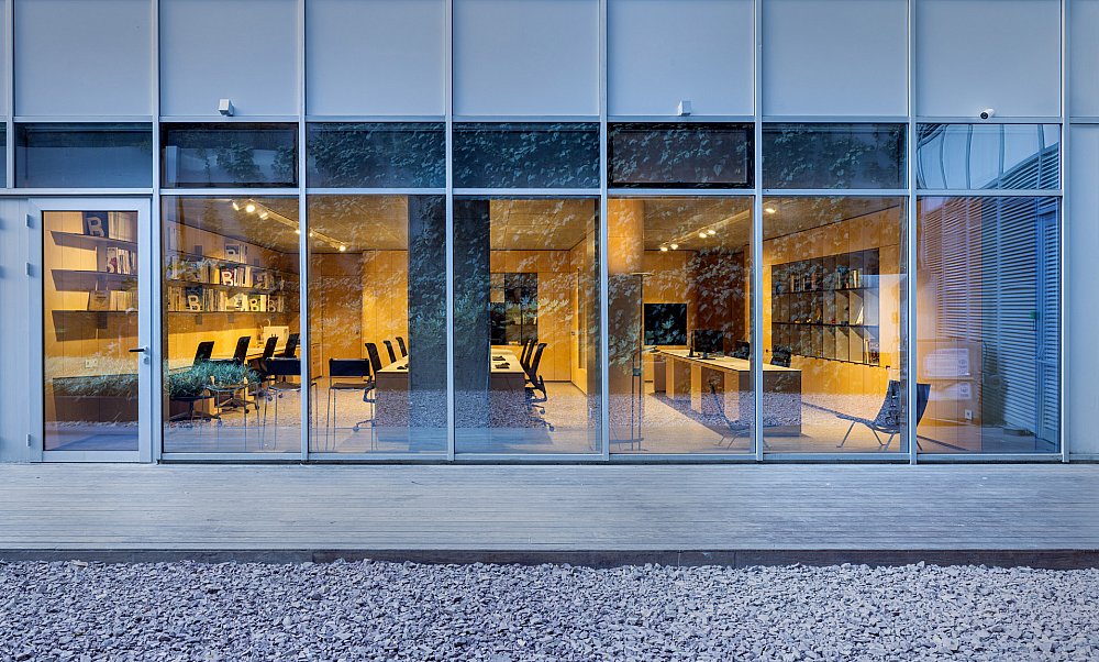D6974_R5_StudioMajo_r.jpg