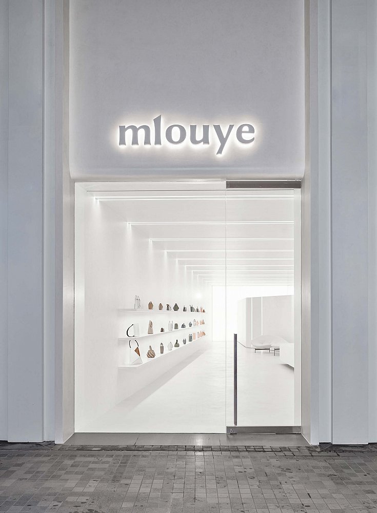 Mlouye20_72dpi_2880.jpg
