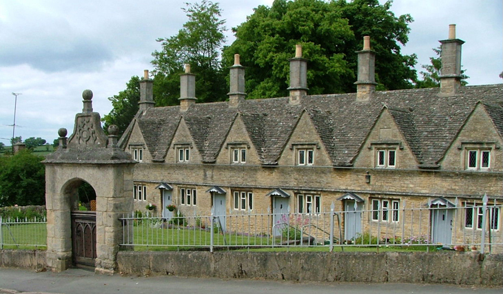 Alms_houses,_Chipping_Norton.jpg