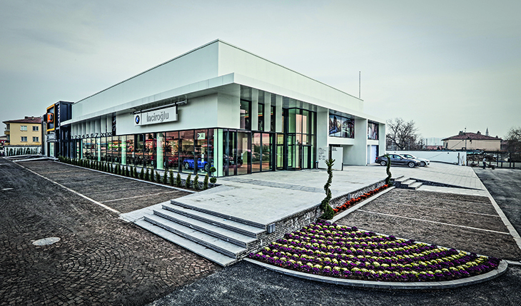 bmw showroom-haber.jpg