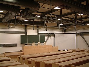 mahkeme salonu1.JPG