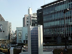 sh-p-mon-05.jpg