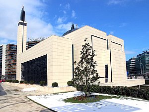 Vadistanbul Camii