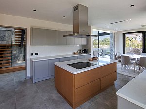 BAD-VillaMass_33-a.JPG