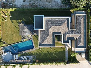 BAD-VillaMass_81-a.JPG