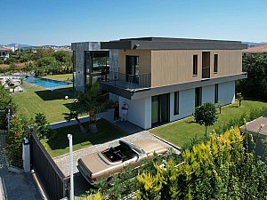 BAD-VillaMass_83-a.JPG