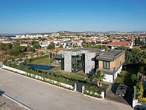 BAD-VillaMass_85-a.JPG