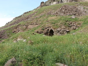 Derevenk manastır kalıntılar-haber arası 2.jpg