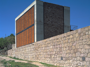 B2House05.jpg