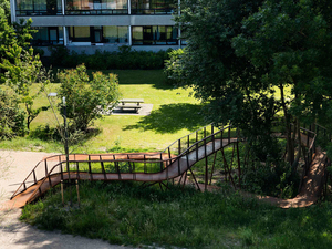 the-loop-holscher-nordberg-architects-intervention-vaerebro-park-social-housing-development-steel_dezeen_1568_1.jpg