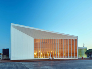 Mustafa Vehbi Koç Spor Salonu (Yazgan Tasarım Mimarlık)