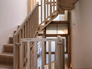 maries-wardrobe-tsuruta-architecture-residential_dezeen_2364_col_8730.jpg