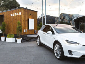 Tesla-Tiny-House-1020x610.jpg
