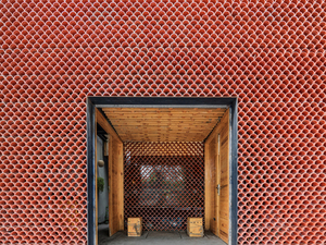 05-outside_02.jpg
