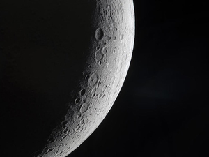 Moon_02.jpg