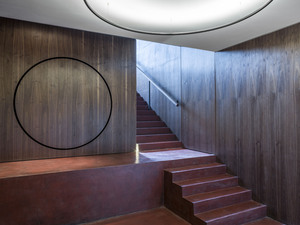 37_ Lower level entrance2000.jpg