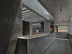 13 - Skylit corridor on upper level.jpg