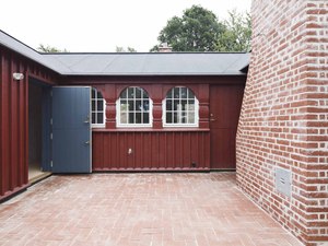 Bakkedraget 17 - Courtyard - Cottage - Photo_Laura Stamer.jpg