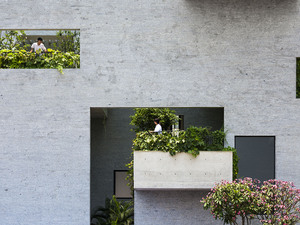 pic04_Exterior_OKI2000.jpg