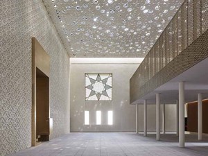 10_Internal view of prayer hall, copyright Hufton and Crow730.jpg