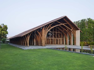 02-facade.jpg
