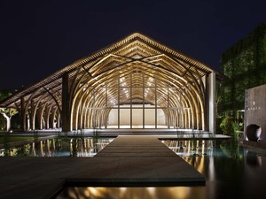 08-night-view-of-facade.jpg