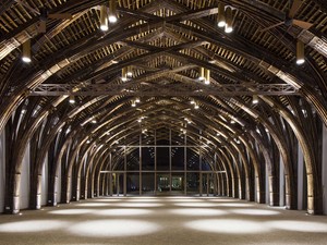 11-interior.jpg