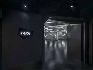 03_RACE_ENTRANCE730.jpg