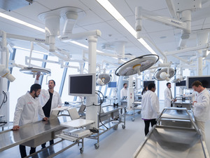 7 - Anatomy Quad. The flexible learning space features integrated screens, task lighting, and views of the cityscape. Photo by Iwan Baan2000.jpg