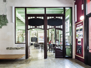 floresprats-salabeckett-62408-ph_x_04_ag_bar and vestibule_photoadri+ágoula_lr14401440.jpg