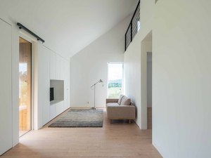 09_Shear House_Living Room Looking West_Song Yousub.jpg