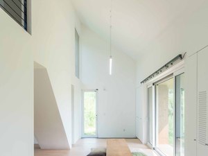 12_Shear House_Living Room Looking East_Song Yousub.jpg