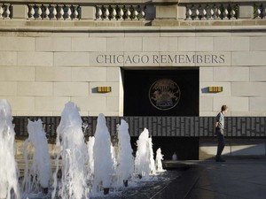 ChicagoRiverwalk_KateJoyce_06.jpg