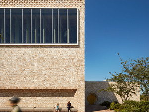StoreysField_13_AWilliams.jpg