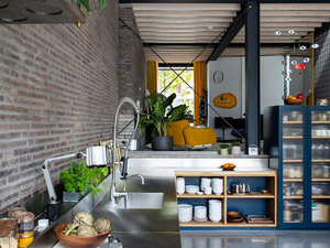 6_makers_house.jpg