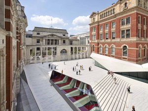 007_The Sackler Courtyard and Cafe, V&A Exhibition Road Quarter, designed by AL_A _Hufton+Crow2000.jpg