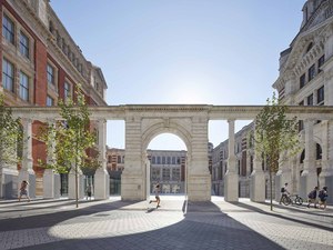 032_The Aston Webb Screen, the V&A Exhibition Road Quarter, designed by AL_A _Hufton+Crow2000.jpg