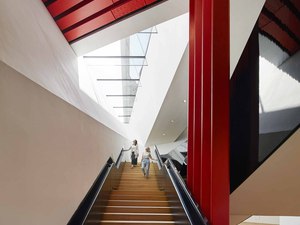 052_Ascending staircase, the V&A Exhibition Road Quarter, designed by AL_A _Hufton+Crow2000.jpg