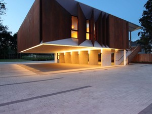 Shim-Sutcliffe Architects - Wong Dai Sin Temple -01- James Dow.jpg