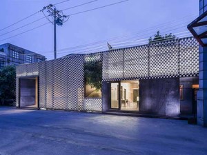 0-facade-night-2730.jpg