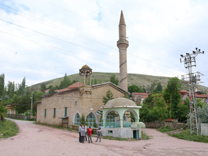 Taşlıkt'aki kilise-haber arası.jpg
