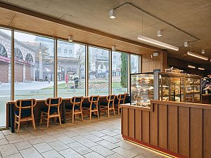 30-EKAP9508_bhbW © 2024.jpg