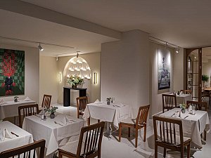 09_Dining Area 3.jpg