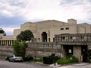Ennis_House_front_view_2005.jpg